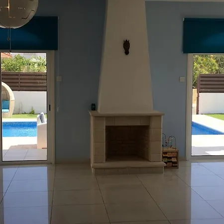 Villa Melia - Private Pool, Kids Playground Protaras